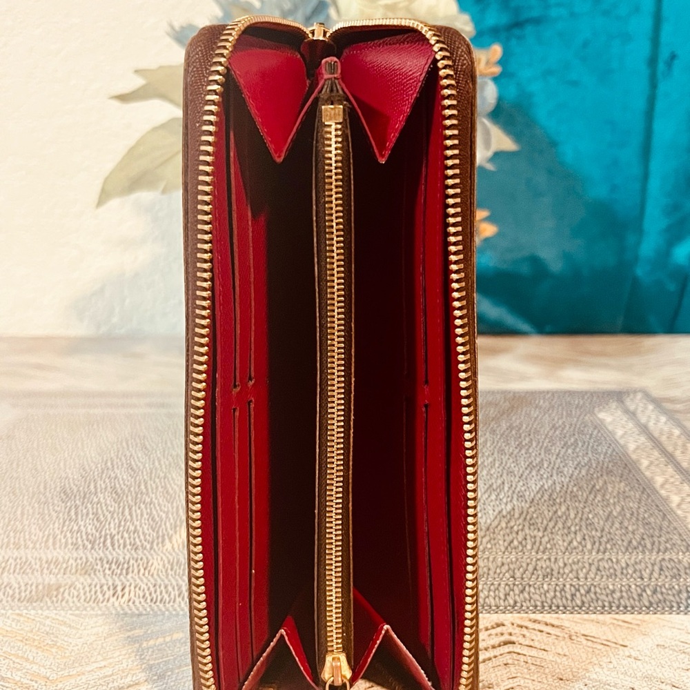Louis Vuitton Monogram long zippy Wallet - Picture 11 of 15